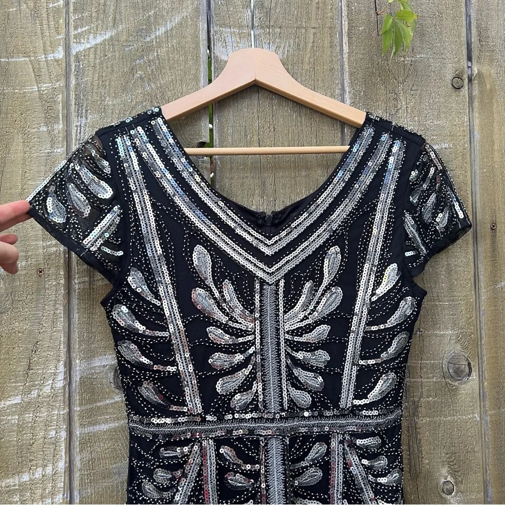 Black and Silver Beaded and Silver Bodycon Mini Dress 🌿 - Picture 4 of 12